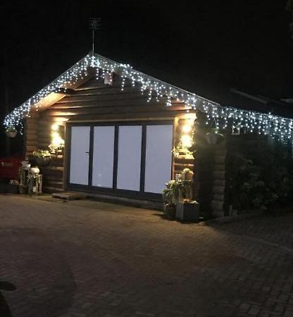 Log cabin Coventry Esterno foto