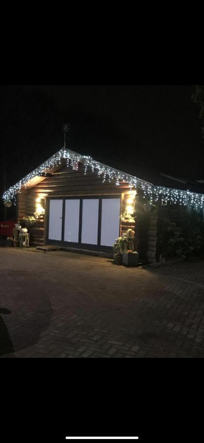Log cabin Coventry Esterno foto